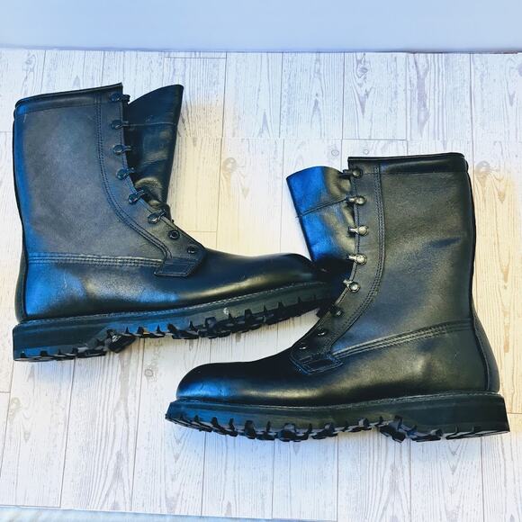 USGI Cold Weather Combat Boots Size10R Vibram Sole, Quilted Liner, Black Leather - Picture 1 of 16